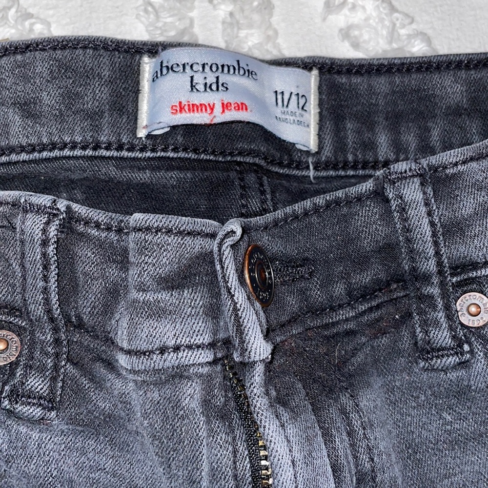 Abercrombie kids Ripped jeans